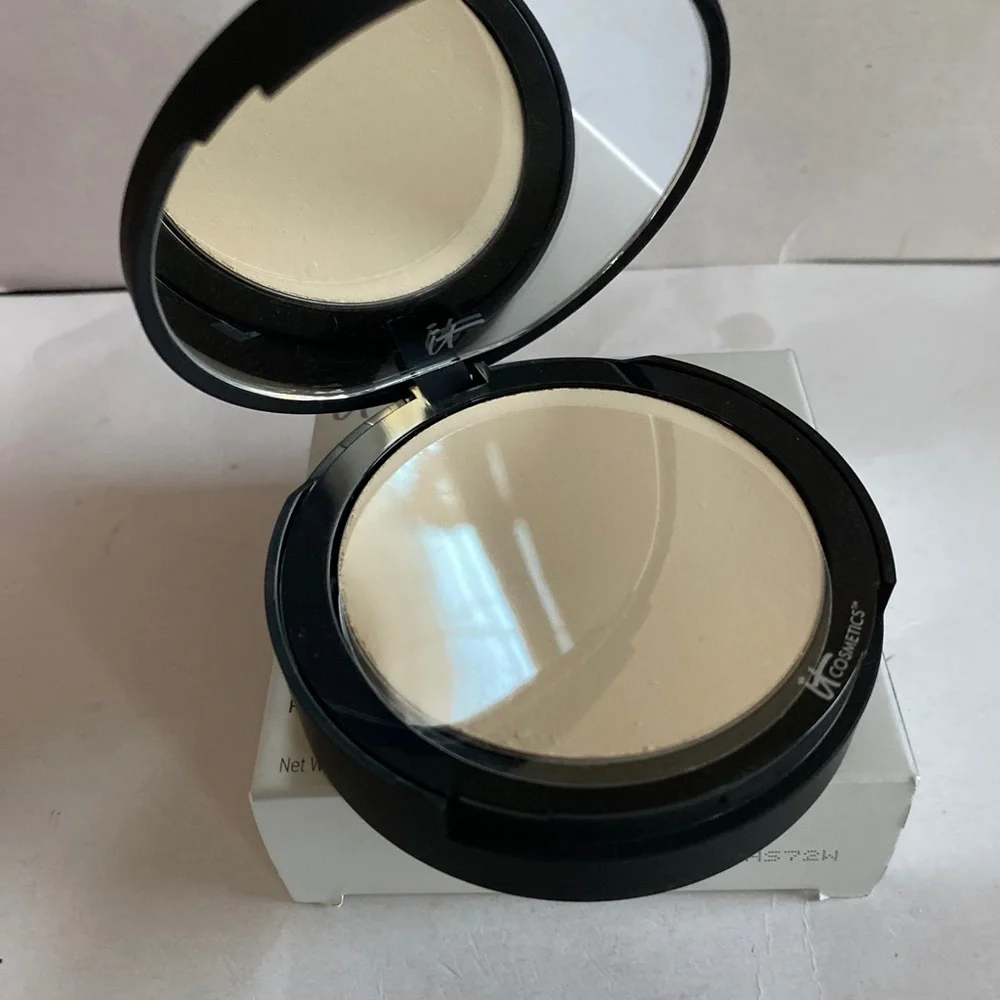 IT COSMETICS Bye Bye Pores Pressed Translucent Powder 0.31oz $32 NIB